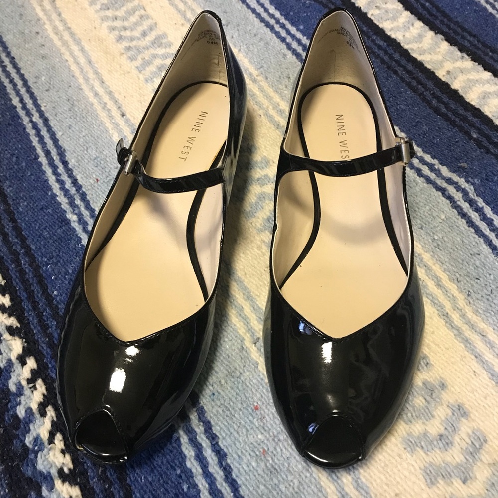Nine West patent sandals NEW with peep toe 8.5